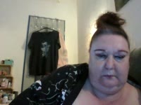 ik ben  een dame,echte MILF die dol is op aandacht en erop kickt als mannen op mijn lichaam geilen,met name jongemannen
die van rijpe vrouwen en zeker wel een mollige houd..Ik vind t dan ook echt heel spannend om een leuke chat met je aan te gaan,en sex ervaringen te delenuiteraard is t ook spannend met wat rijpere mannen,senioren benieuwd naar jullie verhalen,,,,wie weet kan ik daar nog iets van leren???ik ga NIET naakt voor cam,heb of een broekje of een bovenstukje/jurkje aanlaat immers wel wat te raden over terwijl,,,,hmmmm als je t verdient wel wat meer mag keuren van mijn rondingenBij een VIP sessie WIL IK N DILDO gebruiken als je er naar vraagt...NIET VERGETEN he???