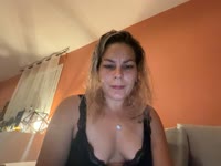 Minette du sud une (sexy infirmière) est là pour vous divertir , timide mais coquine