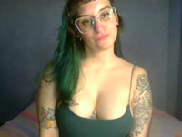 Petite Latina but powerful | 1.50m of pure temptation | Size 35 feet made to be worshipped | Soft Domme with a wicked side