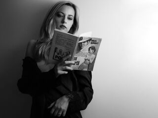 live chat AdelineGreen