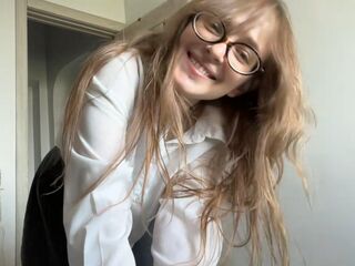 hot strip tease webcam EmiliaWeber
