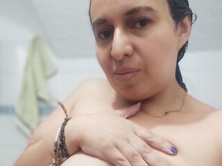 camgirl showing tits IbannaBely