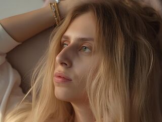 beautiful girl webcam KiraBen