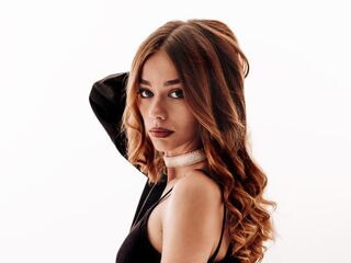 nude webcam EmilliaFox