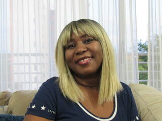 hot strip tease cam LucylinBlack