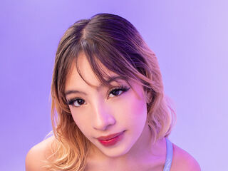 naughty camwhore AlannaMilan