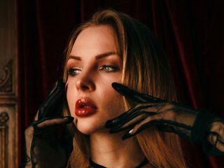 girl showing tits AmeliaRos