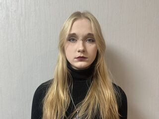 camwhore shaving pussy AmyQuin