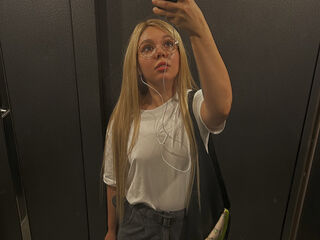 cam slut chat room AnnaSebastian