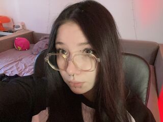 free adult cam AverySweet