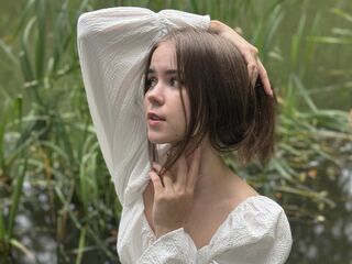 naughty camgirl masturbating BellaAmorina