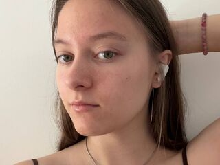 topless webcam girl BerthaPinkos