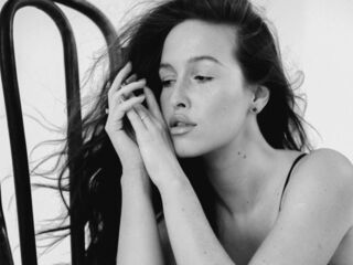 camgirl photo BettyLarson