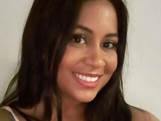 naughty cam girl fingering shaved pussy BiancaSage