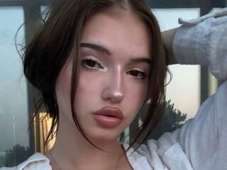 naked webcamgirl photo CarlosRayna