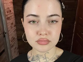 camslut showing pussy CarmenFurmanik