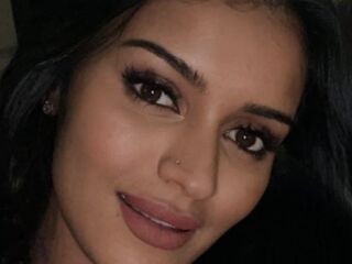hot naked webcamgirl CarolSamha