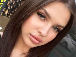 shaved pussy webcam CoraLennox