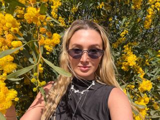 hot naked cam girl DelaineClowerd