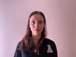 cam girl masturbating DessireSenden