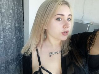 girl cam DinahSalimas