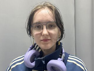 nude cam girl photo DoraDawson