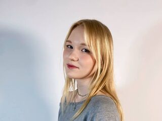 beautiful girl webcam ElmaKinnunen