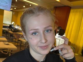 webcam bitch chatroom EmelinaKrider