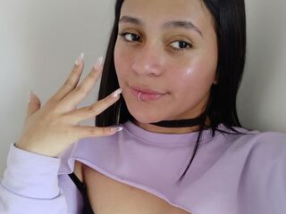 naked cam chatroom EmilynGrifs