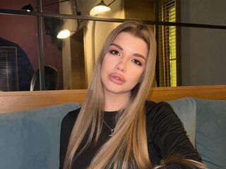 naked webcamgirl video EmmyRamsdell