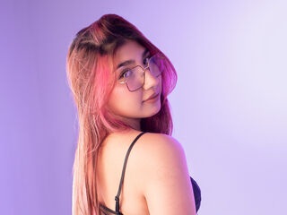 cam strip tease EstefaniCastillo