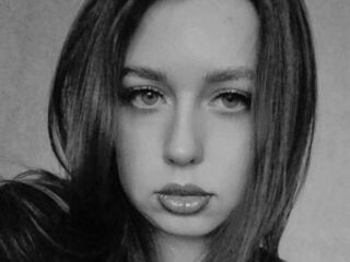 camslut showing tits EvvaMorison
