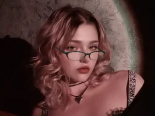 camwhore masturbating with sextoy GlynisLathon