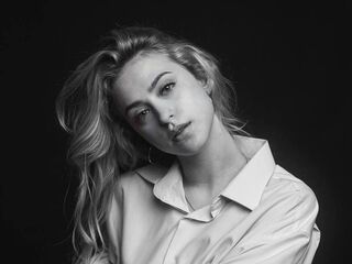 webcamgirl chat GwynethHibbits