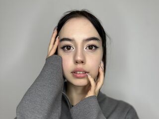 cam HannahDinizo
