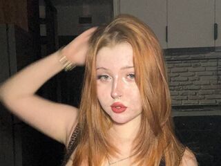 naked girl with webcam masturbating with vibrator HildeTobia