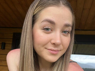 nude cam IlonaCabiness
