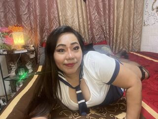hot cam whore InaRaymondo