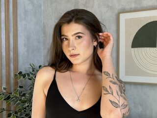 cam girl masturbating with vibrator JudyMoor