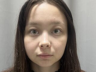 naughty camgirl fingering shaved pussy JuliaSwivey