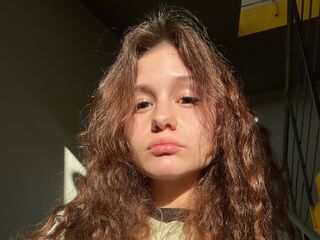 naked cam girl masturbating with vibrator KarlenePaiva