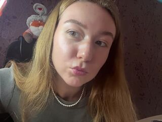 masturbating webcam girl KayeEliasen