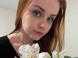 cam girl playing with sextoy KendalOrsen