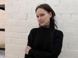 camwhore masturbating with sextoy KeniaTucholski