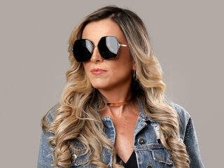 webcamgirl livesex KiaraMoraes