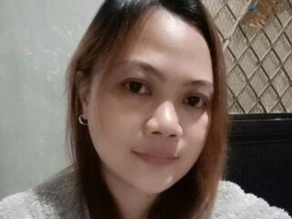 beautiful webcam girl KristineCalleja