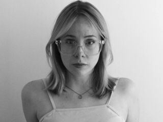 naked cam girl masturbating with sextoy LanaAmster