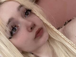 naked camgirl fingering pussy LaticiaDemetris