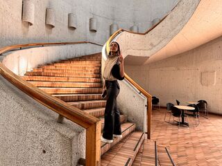 naughty cam girl fingering pussy LaurenHwik