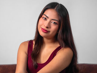 beautiful webcam girl LeiaHoney